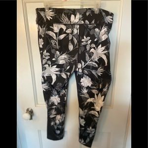 Women’s Tek Gear Dri-Fit Leggings. Size XXL